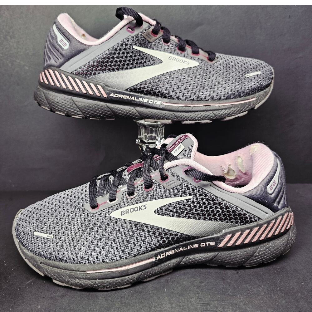 Brooks Women 8 Comfy footwear